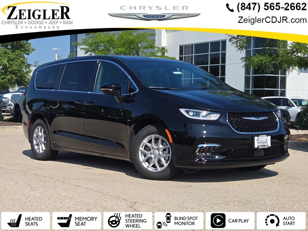 2026 Chrysler Pacifica Select's photo