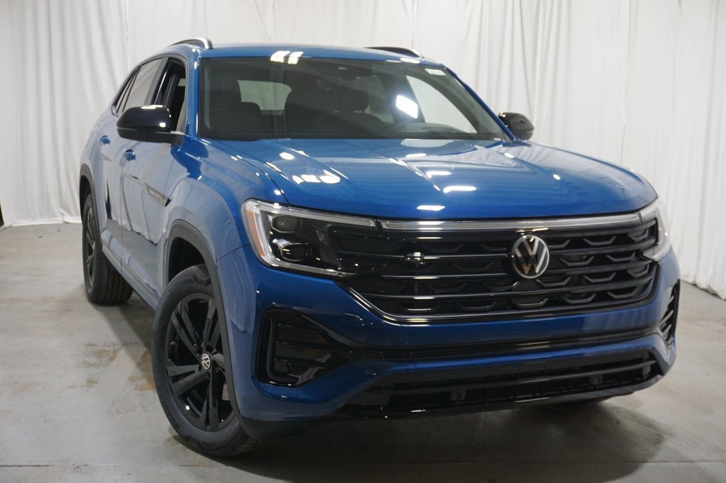 2025 Volkswagen Atlas Cross Sport SEL R-Line photo 3