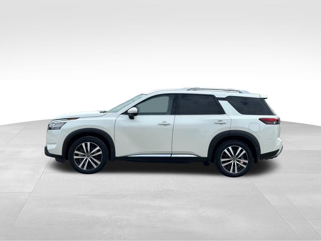 New 2023 Nissan Pathfinder Platinum 4D Sport Utility in Milwaukee