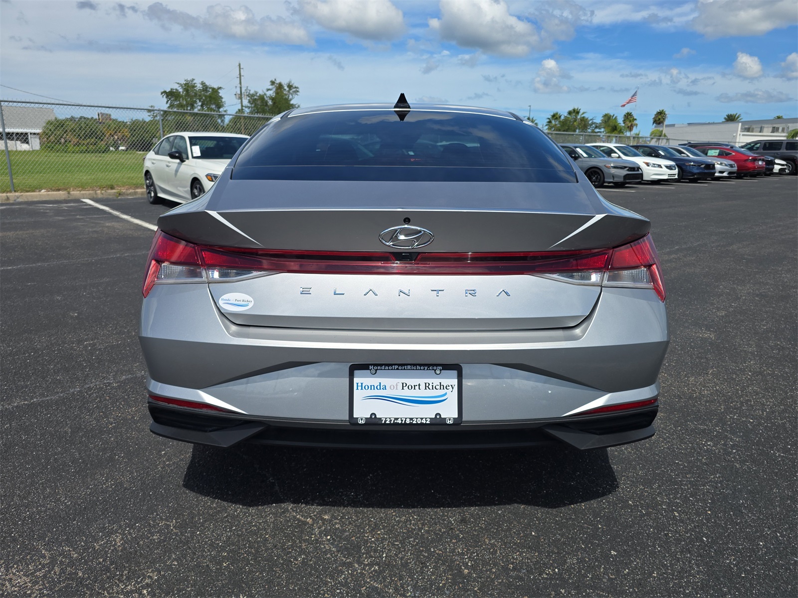 2023 Hyundai Elantra SEL Convenience photo 4