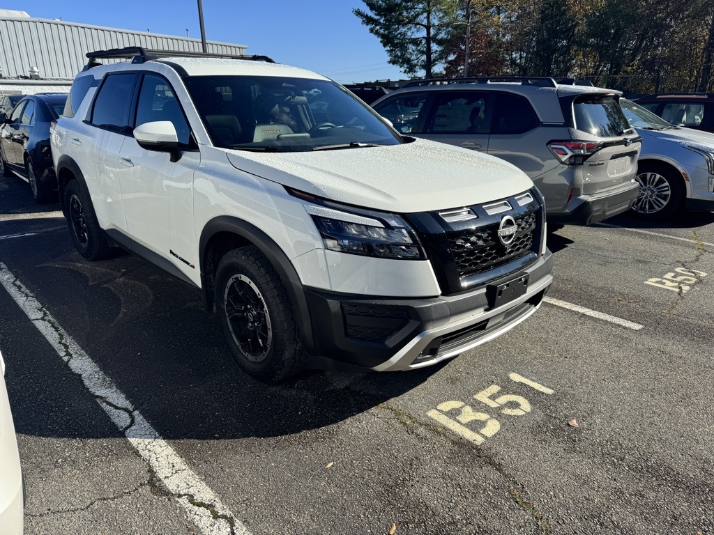 2024 Nissan Pathfinder Rock Creek photo 2