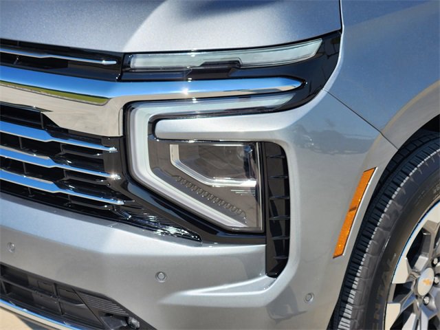 2026 Chevrolet Suburban LT photo 6