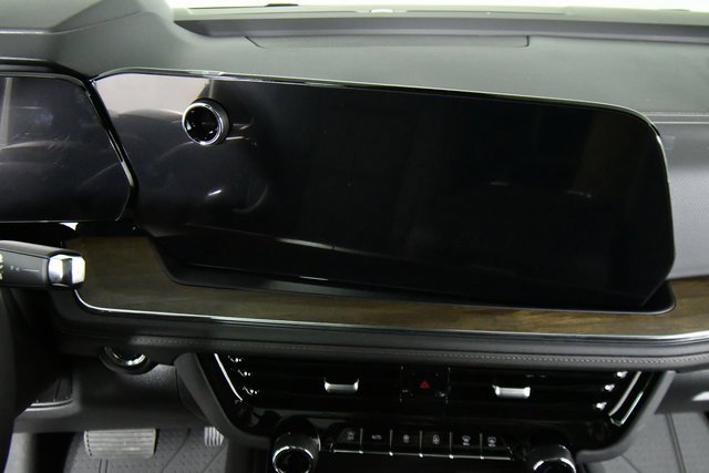 2025 Chevrolet Suburban High Country photo 3