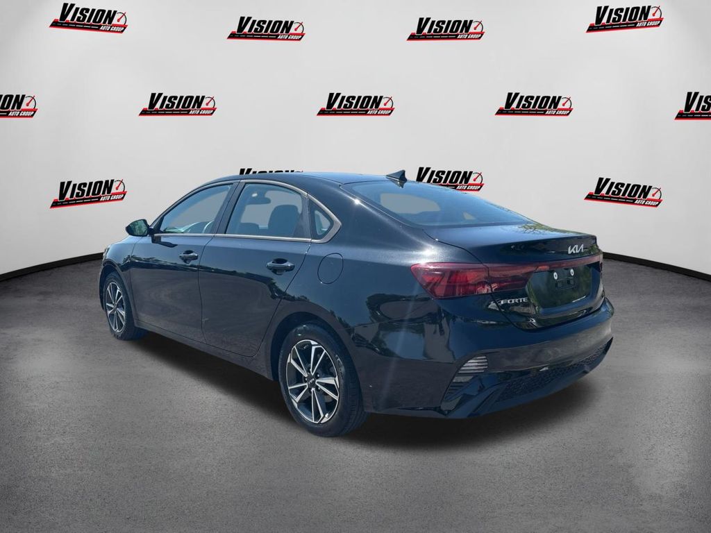 2022 Kia Forte LXS photo 7