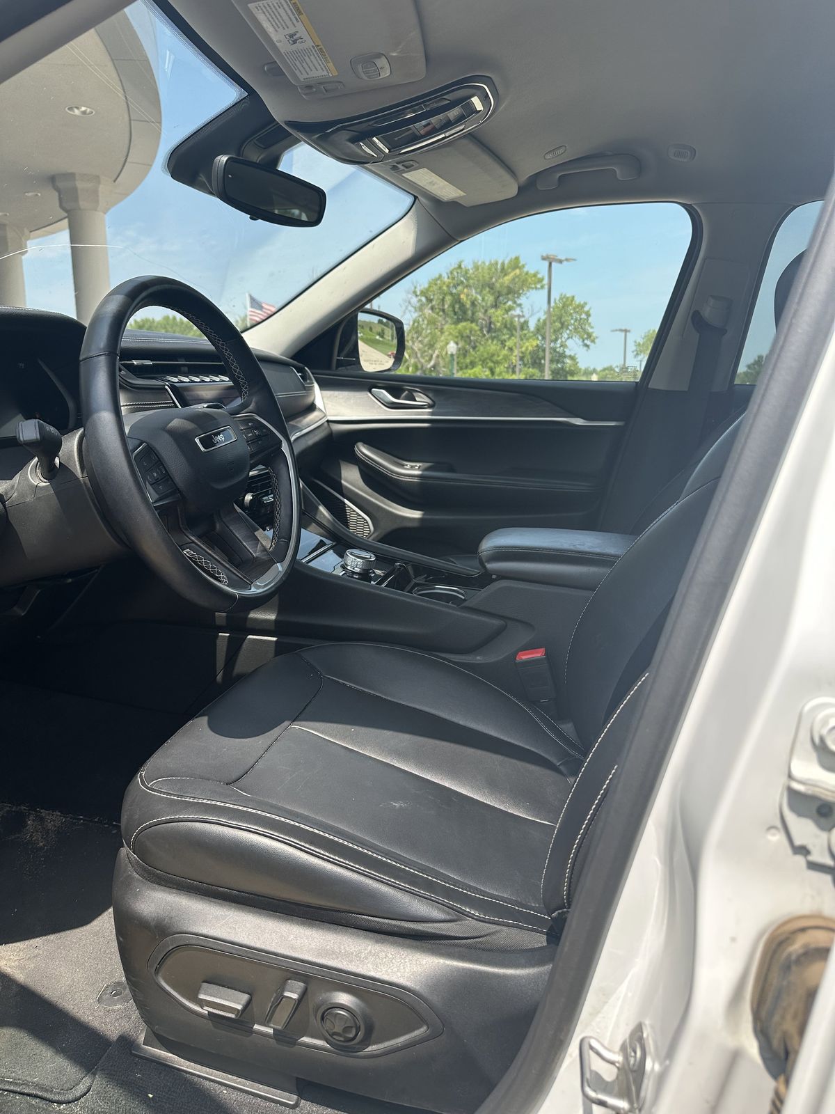 2022 Jeep Grand Cherokee Limited photo 3