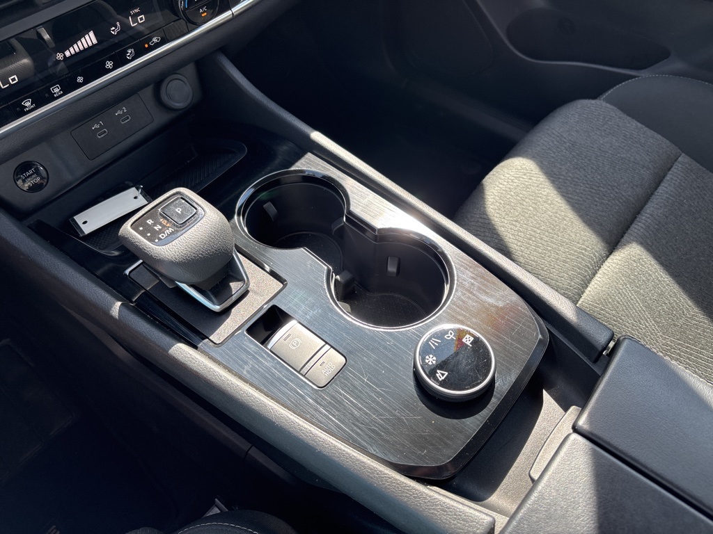 2024 Nissan Rogue SV photo 16