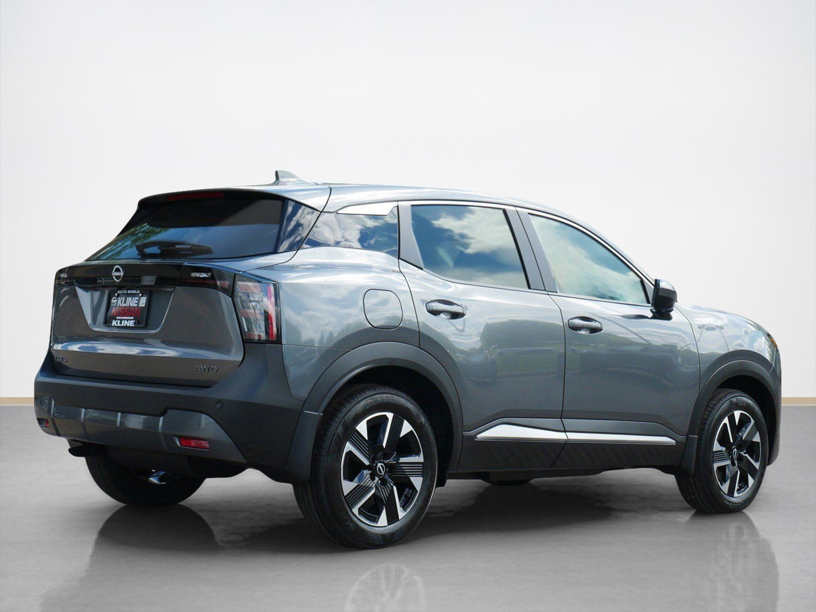 2025 Nissan Kicks SV photo 2