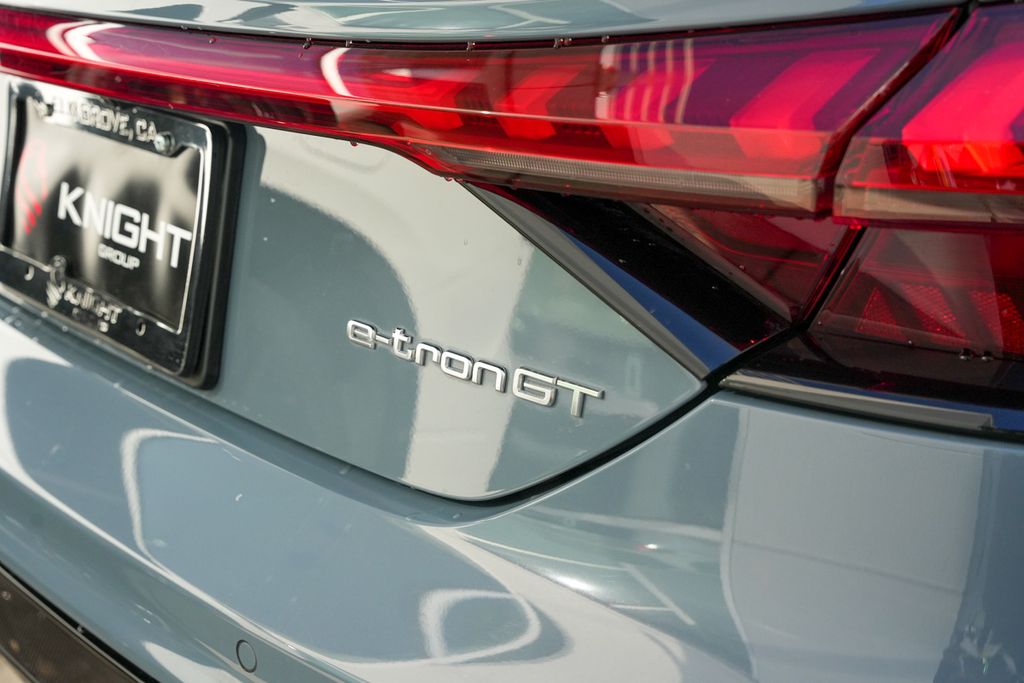 2022 Audi RS e-tron GT Base photo 7