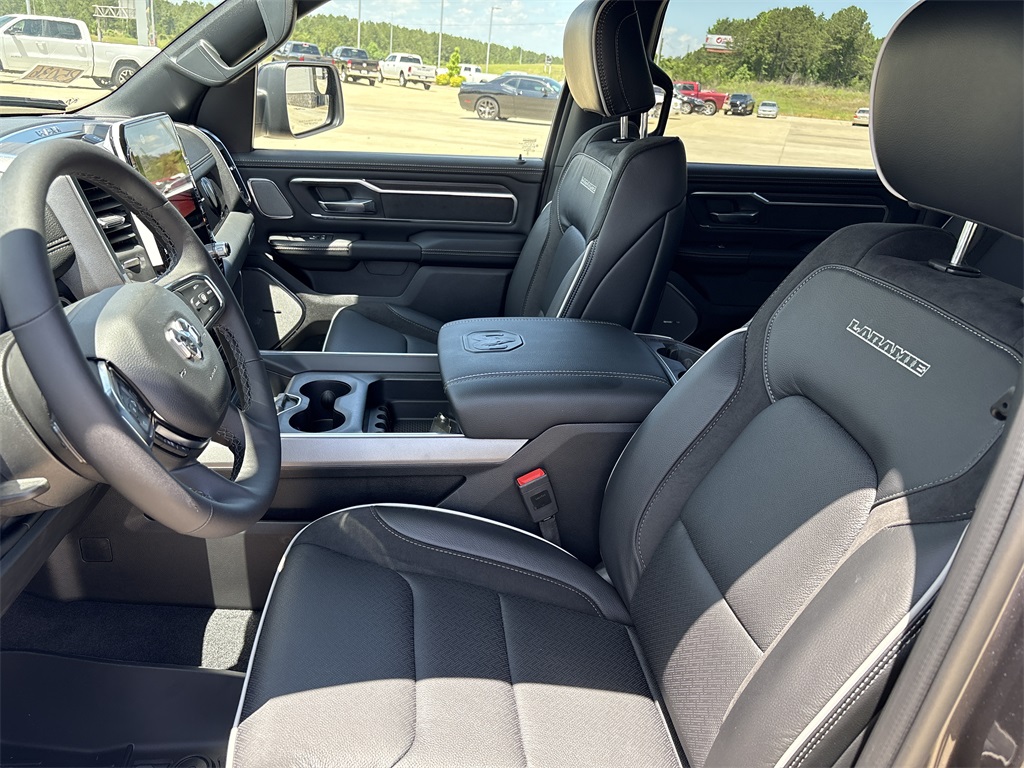 2025 Ram 1500 Laramie photo 14