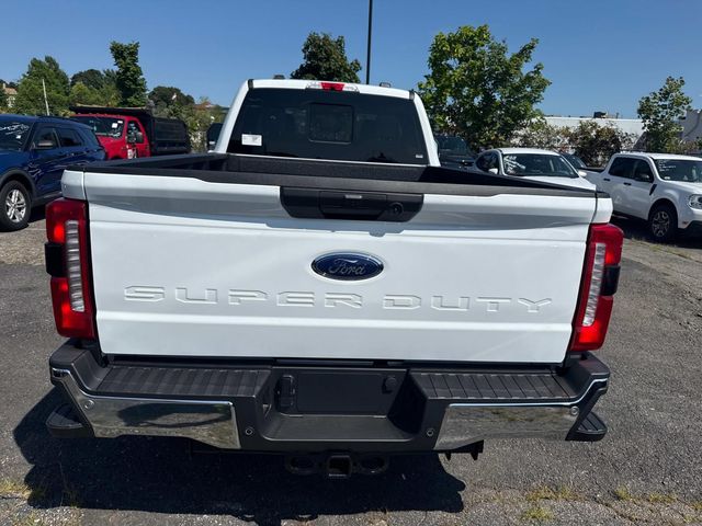 2025 Ford F-350 XLT photo 3