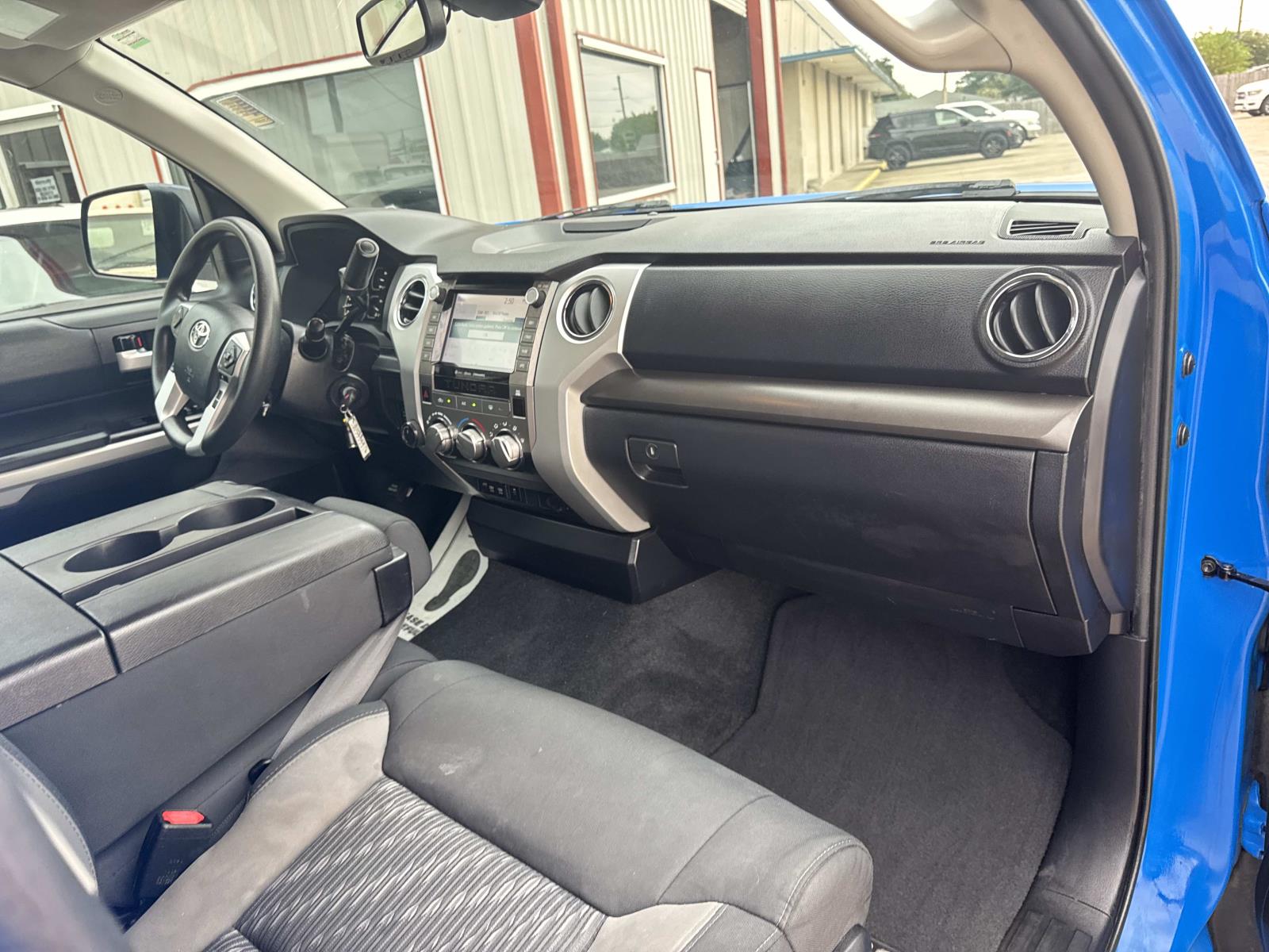 2020 Toyota Tundra SR5 Grade photo 11
