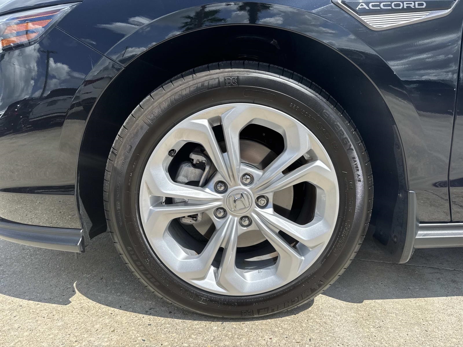 2025 Honda Accord LX photo 2