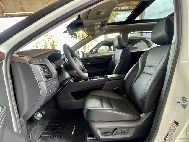 2023 Nissan Rogue SV photo 21