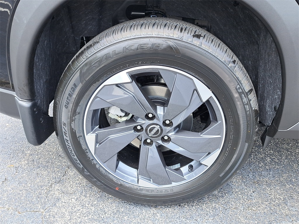2026 Nissan Rogue SV photo 8