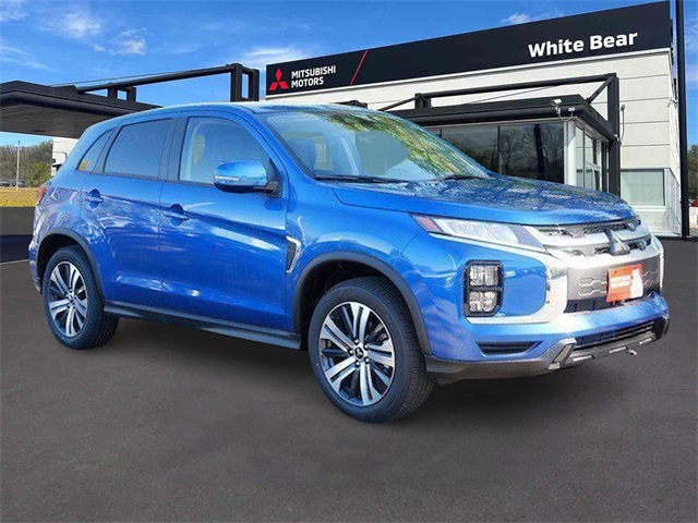 2025 Mitsubishi Outlander Sport SE's photo