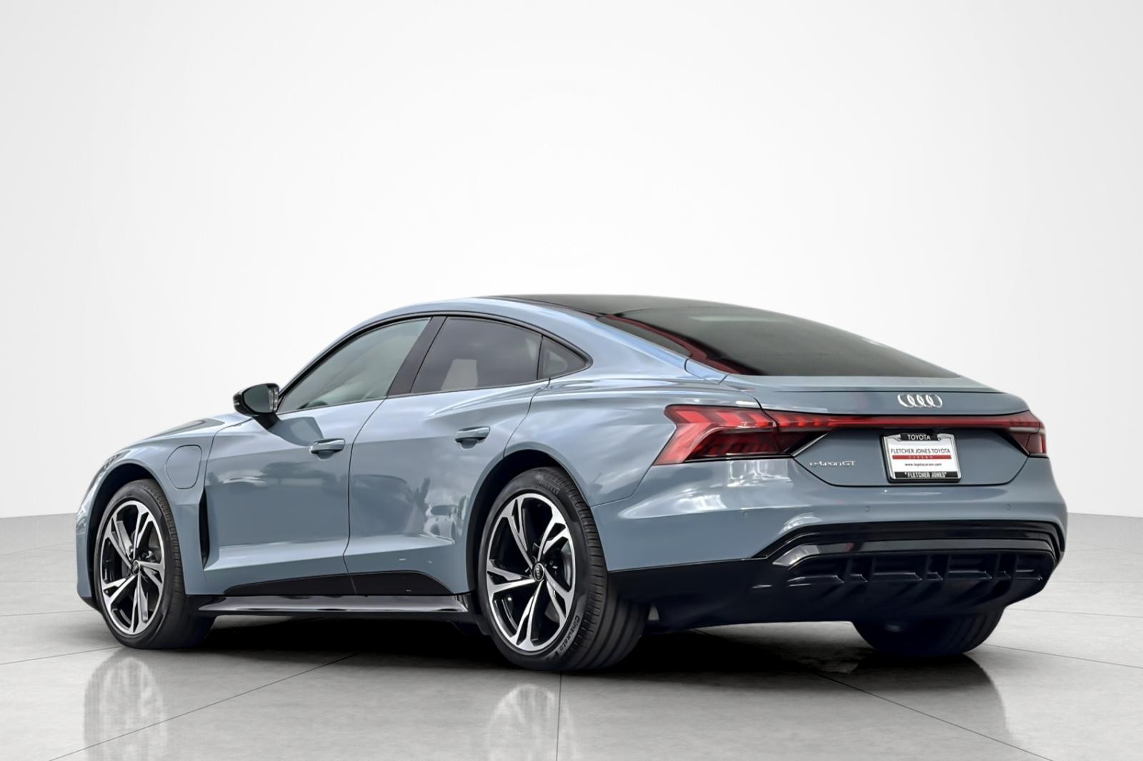 2022 Audi e-tron GT Premium Plus photo 3