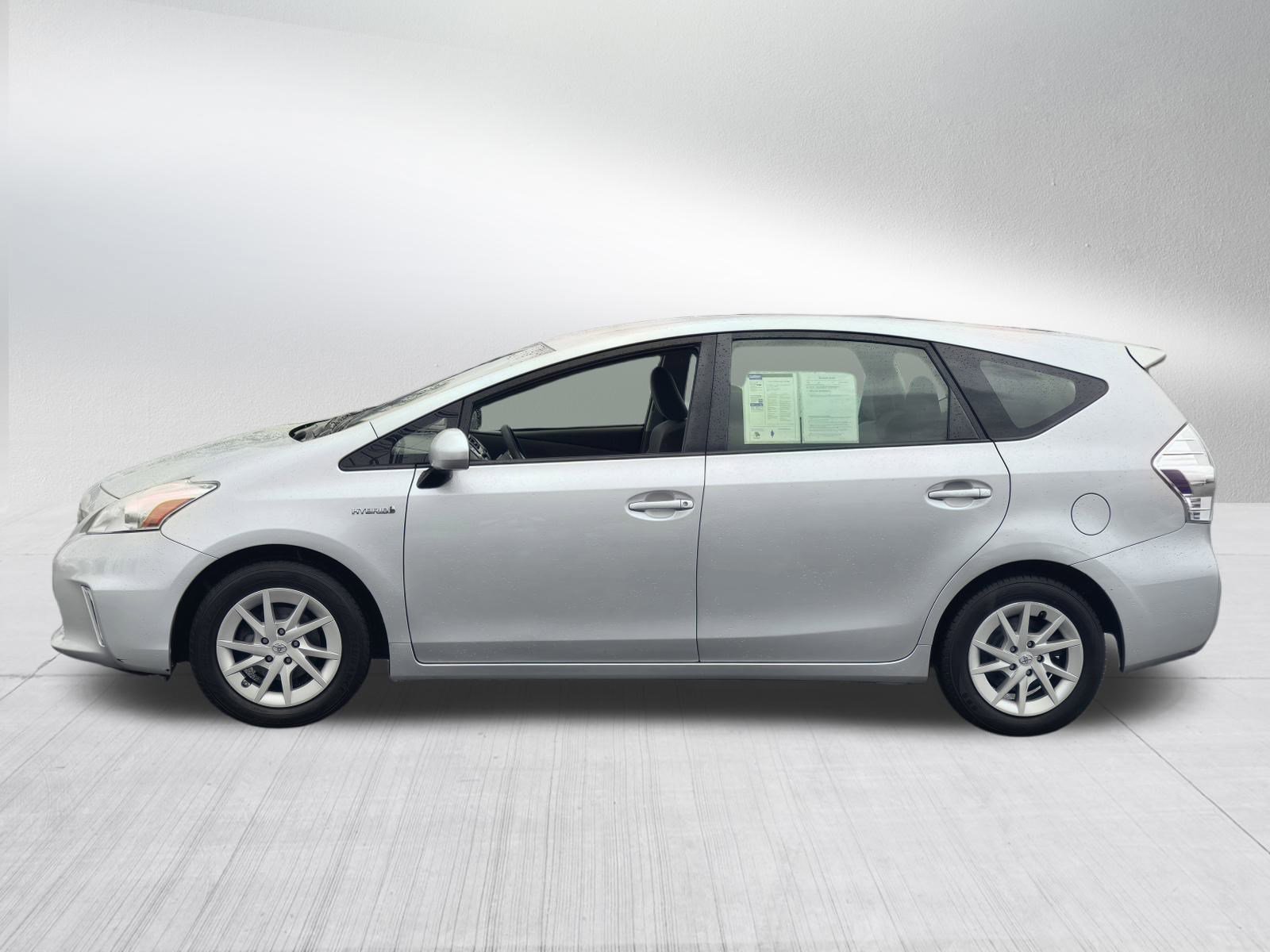 2013 Toyota Prius V Three photo 3