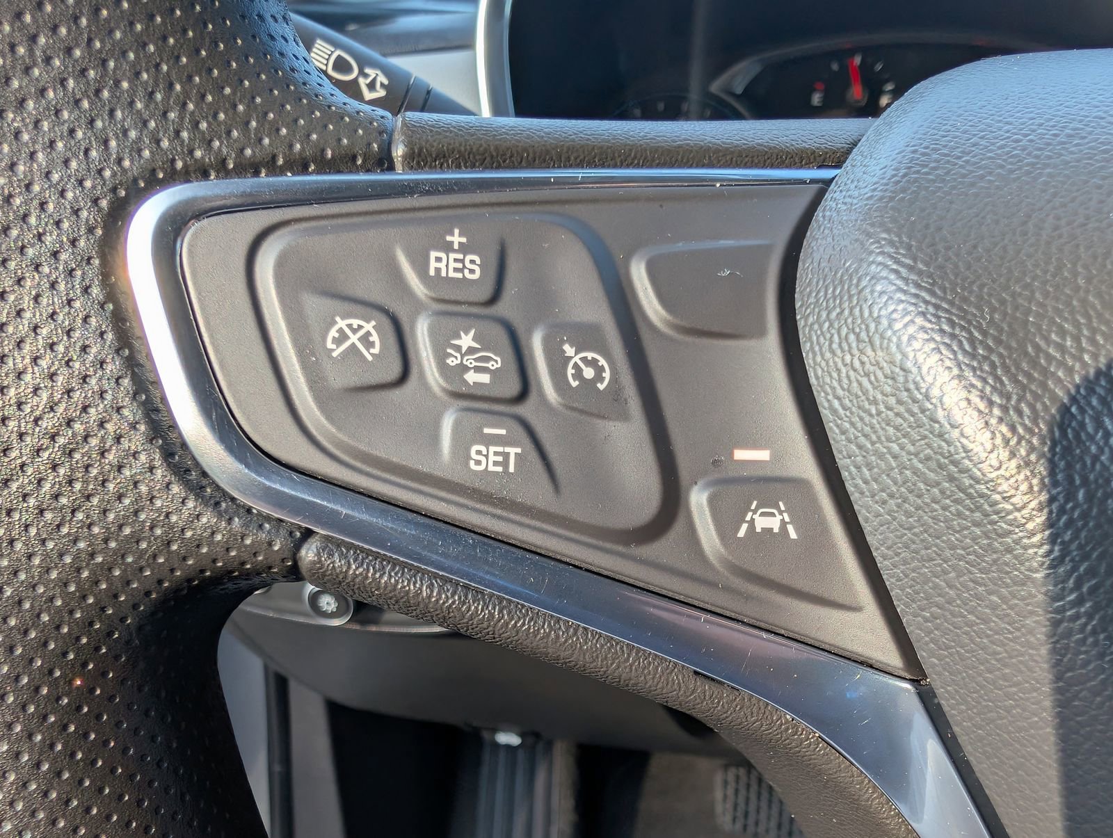 2024 Chevrolet Equinox LS photo 21
