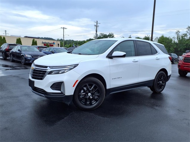 2022 Chevrolet Equinox LT photo 2