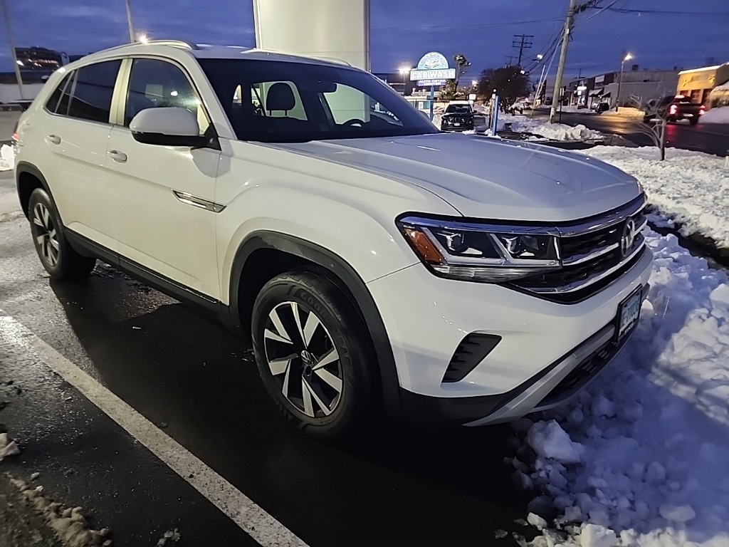 2021 Volkswagen Atlas Cross Sport SE's photo