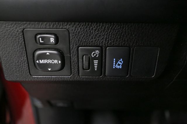 2018 Toyota RAV4 XLE photo 34