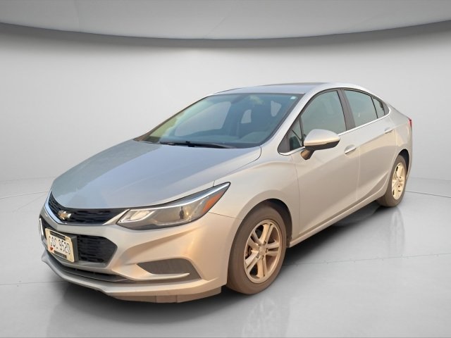 Used 2016 Chevrolet Cruze LT with VIN 1G1BE5SM7G7323866 for sale in Fairfield, OH
