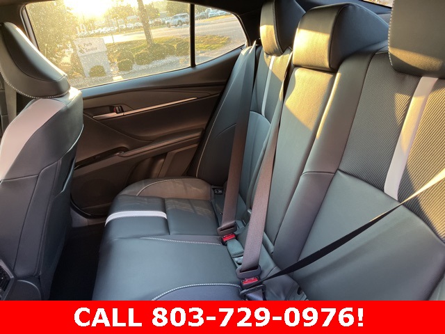 2025 Toyota Camry SE photo 13