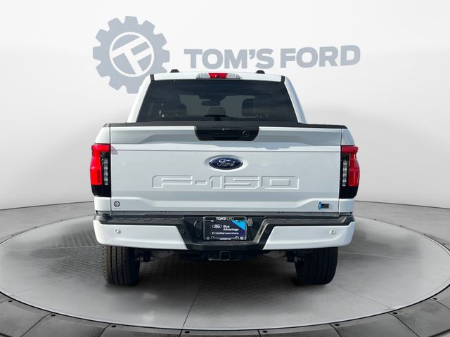 2023 Ford F-150 Lightning XLT photo 4