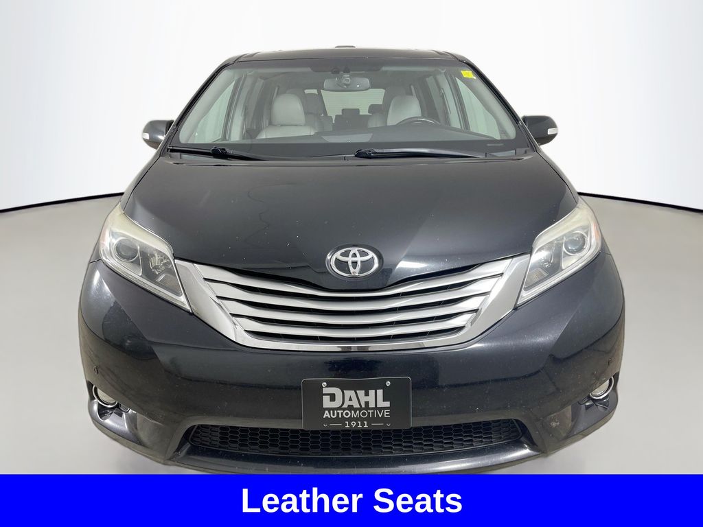 2015 Toyota Sienna Limited photo 2