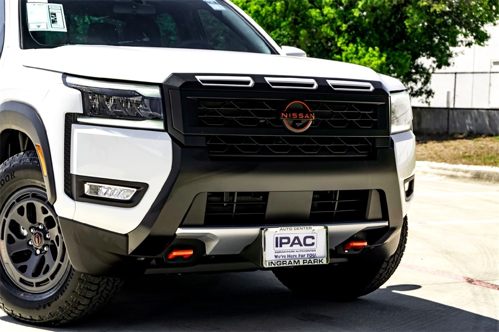 2026 Nissan Frontier PRO-X photo 3