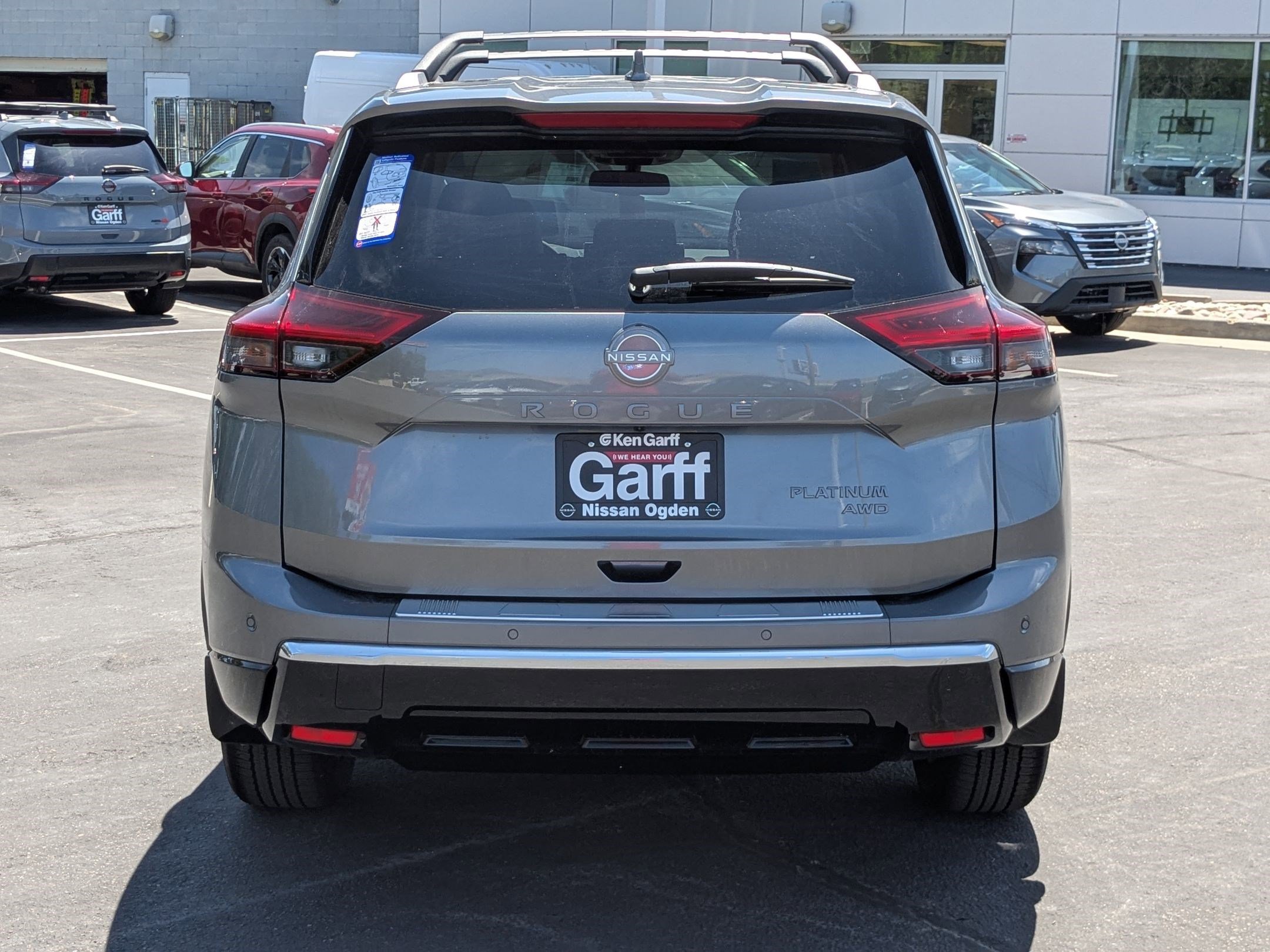 2025 Nissan Rogue Platinum photo 2