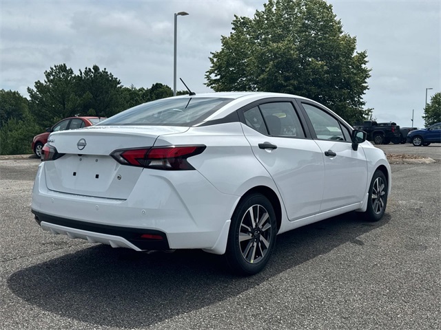 2025 Nissan Versa 1.6 S photo 4