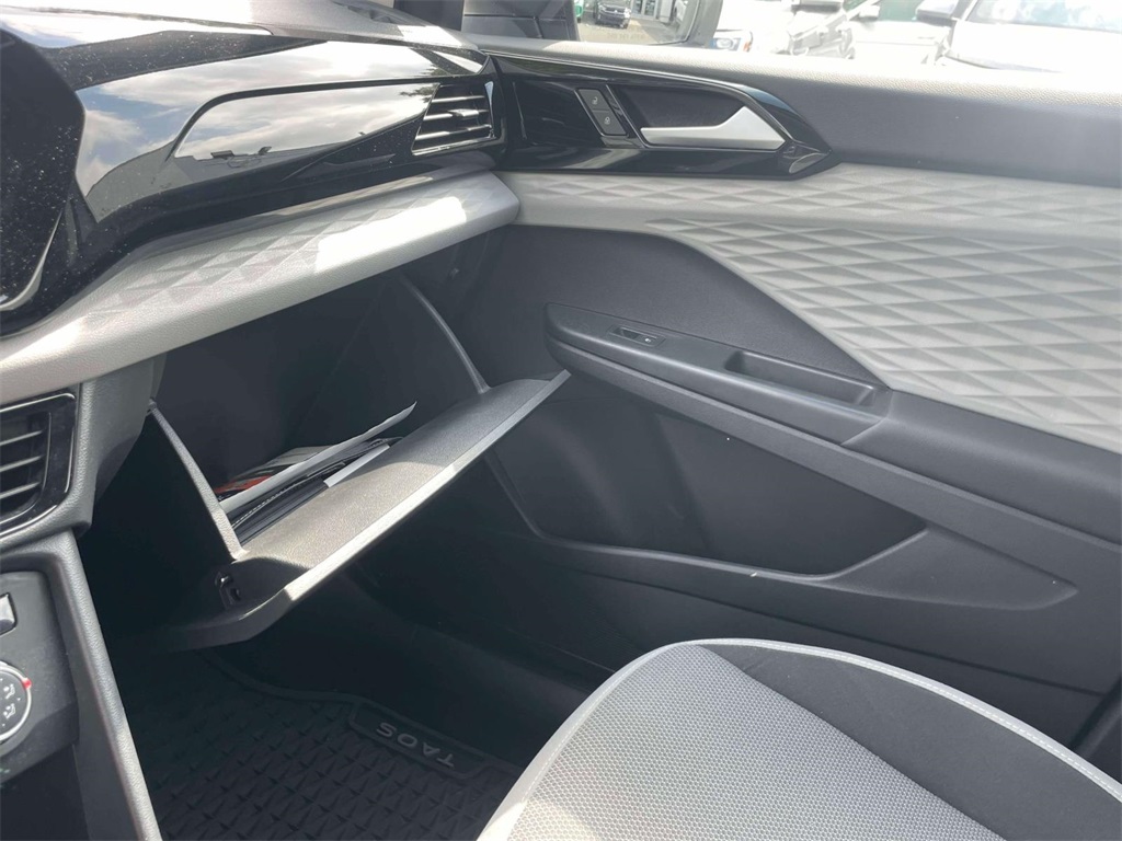 2022 Volkswagen Taos S photo 24