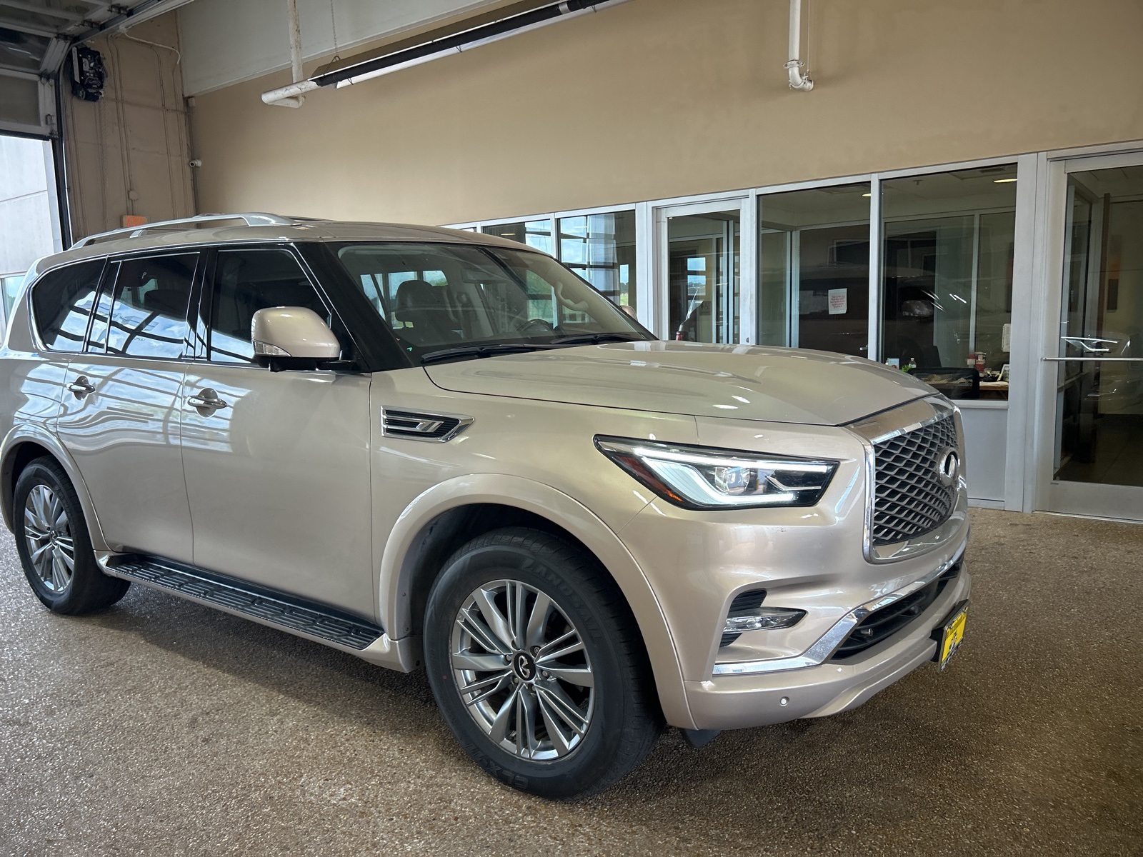 2021 Infiniti QX80 Luxe photo 28