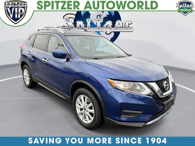 2017 Nissan Rogue SV's photo