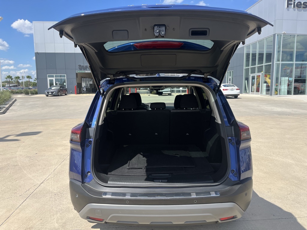 2023 Nissan Rogue SV photo 3