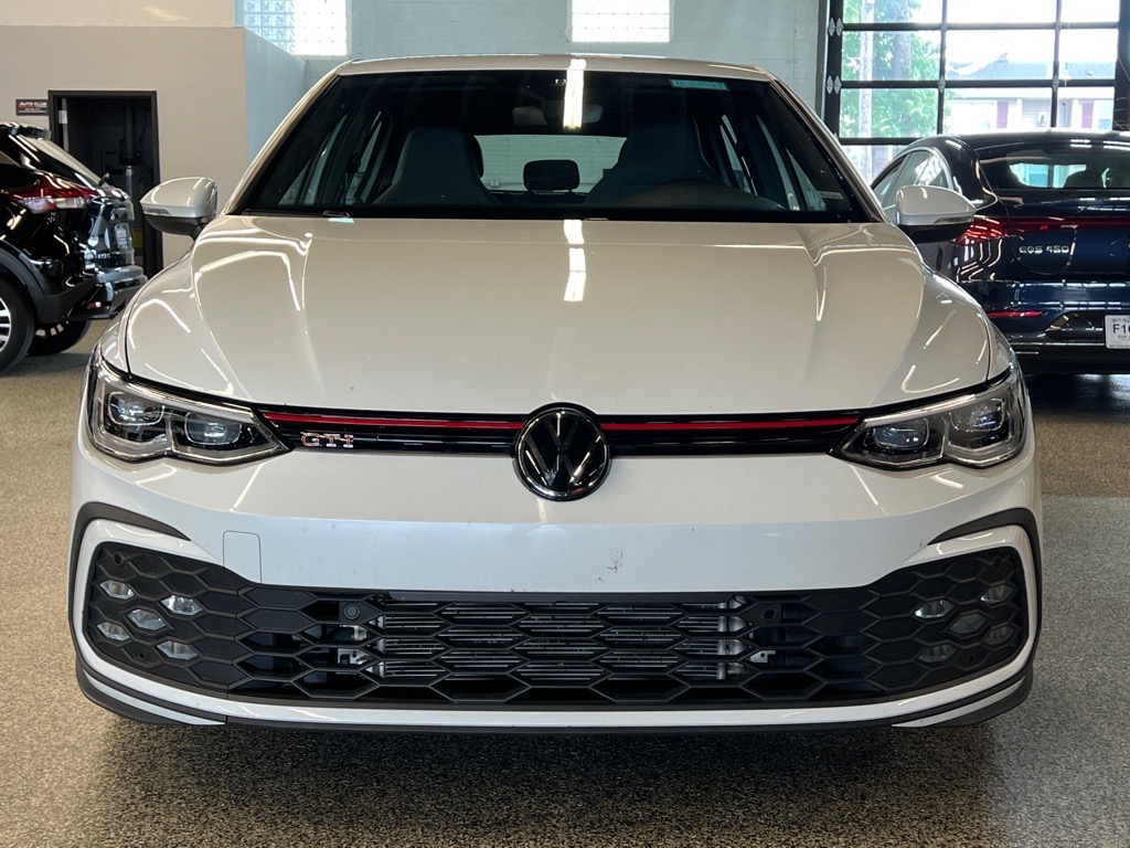 2024 Volkswagen Golf GTI S photo 2