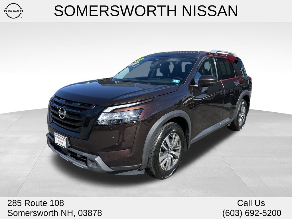 2022 Nissan Pathfinder SL