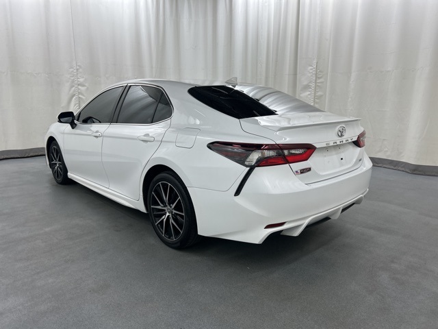 2024 Toyota Camry SE photo 4