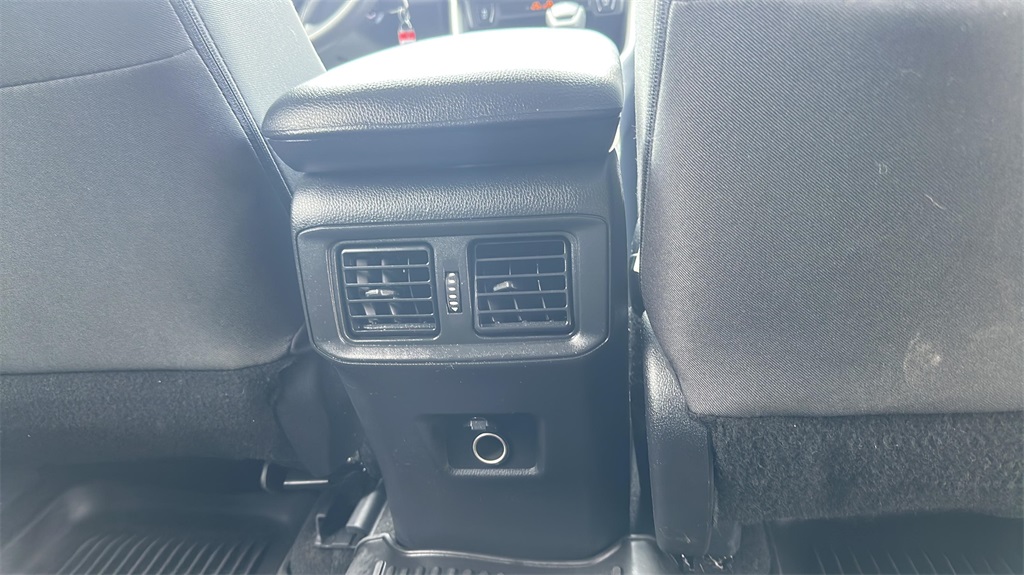 2023 Toyota RAV4 LE photo 16