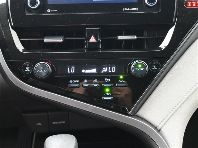2023 Toyota Camry LE photo 3