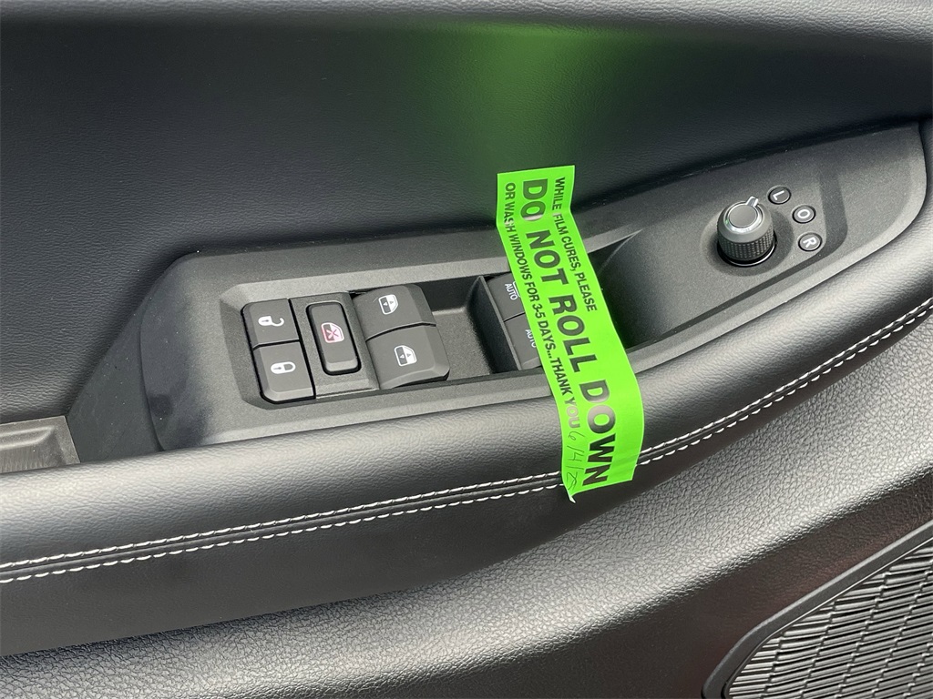 2025 Jeep Grand Cherokee Laredo photo 16