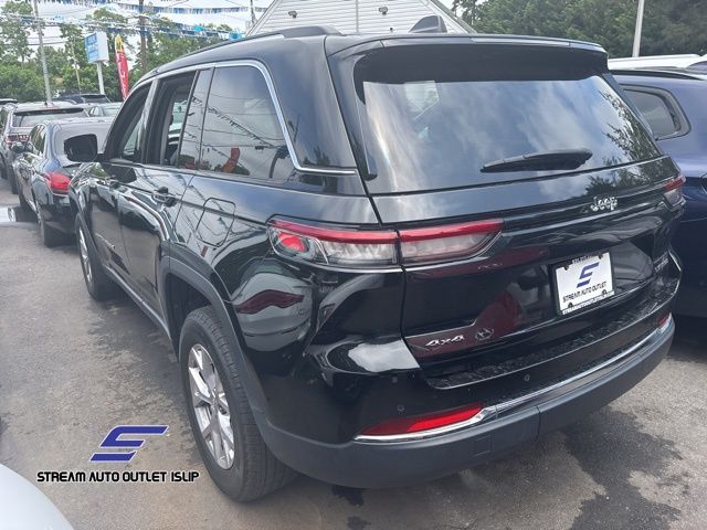 2022 Jeep Grand Cherokee Limited photo 4