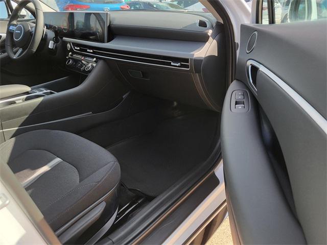 2026 Hyundai Sonata SEL Sport photo 4