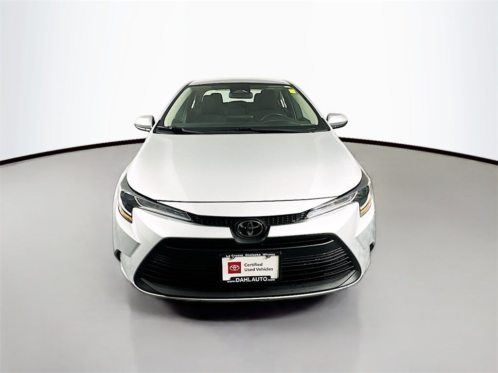 2023 Toyota Corolla LE photo 3