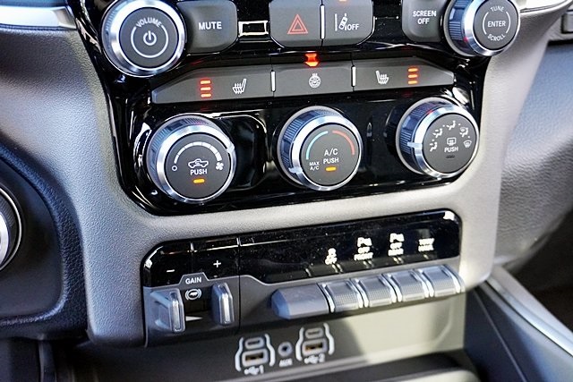 New 2026 Granite Crystal Metallic Clear-Coat Exterior Paint RAM Big Horn/Lone Star image 34