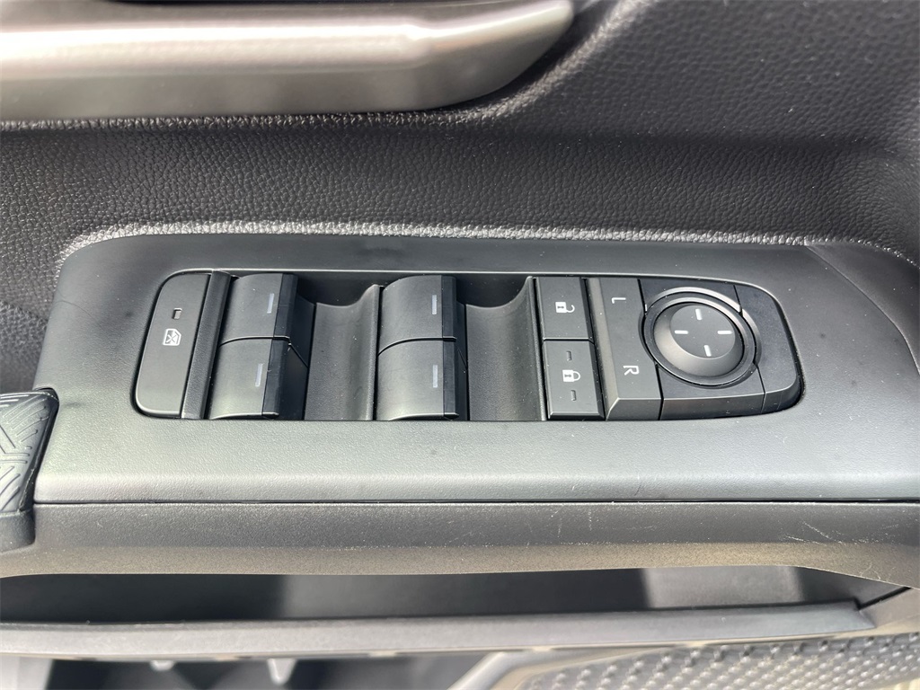 2025 Toyota Tacoma TRD Sport photo 22