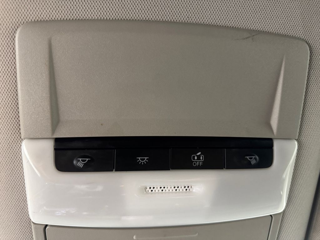2022 Nissan Pathfinder S photo 26