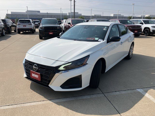 2024 Nissan Altima 2.5 S photo 3