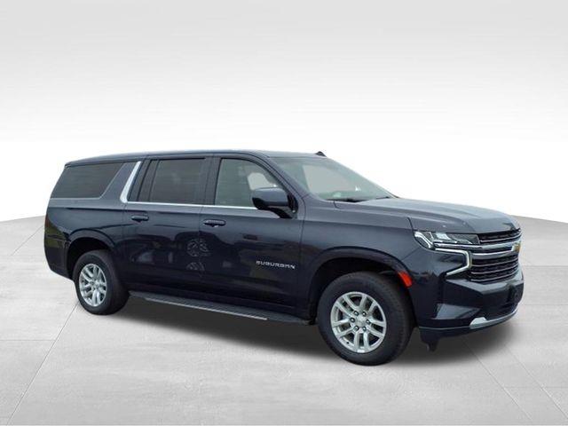 2023 Chevrolet Suburban LT photo 7